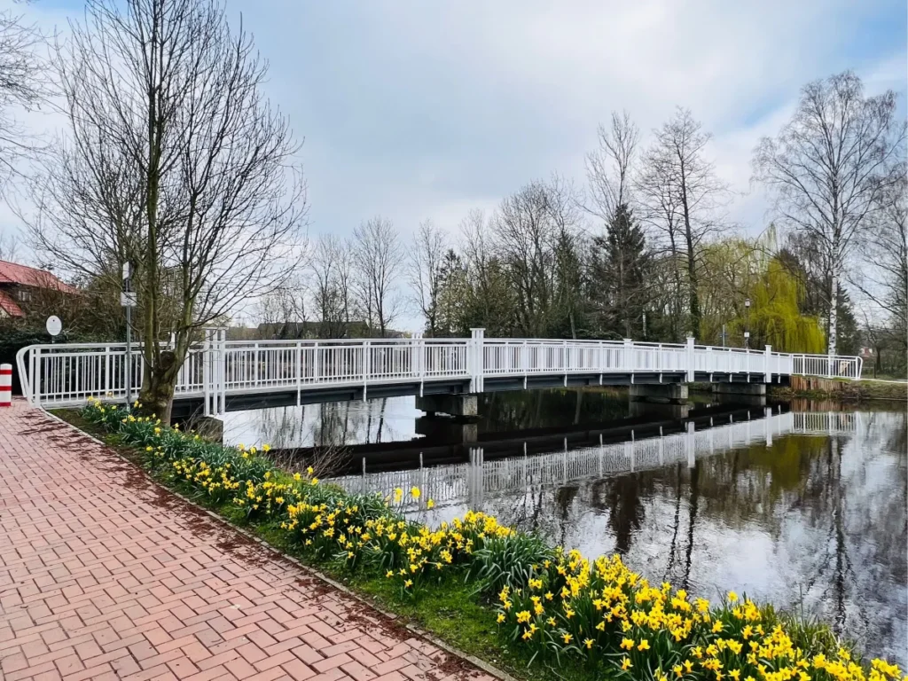 Fuß- und Radwegbrücke Wildeshausen – Stahlbau von Rohr- und Metallbau Busch
