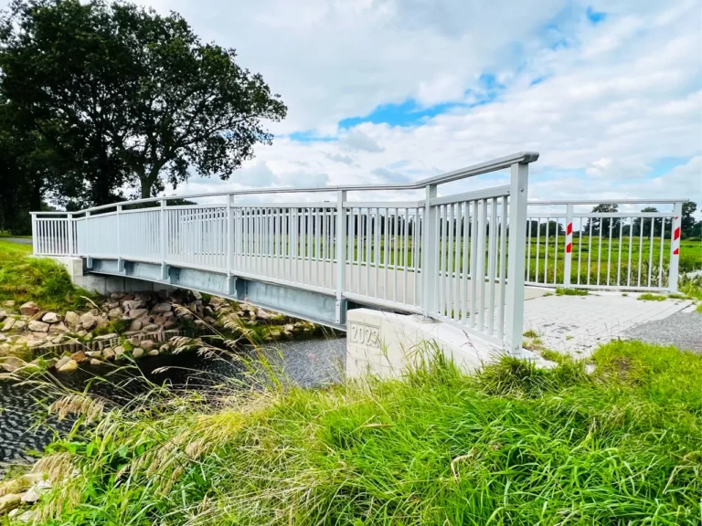 Geh- und Radwegbrücke Rhauderfehn 01