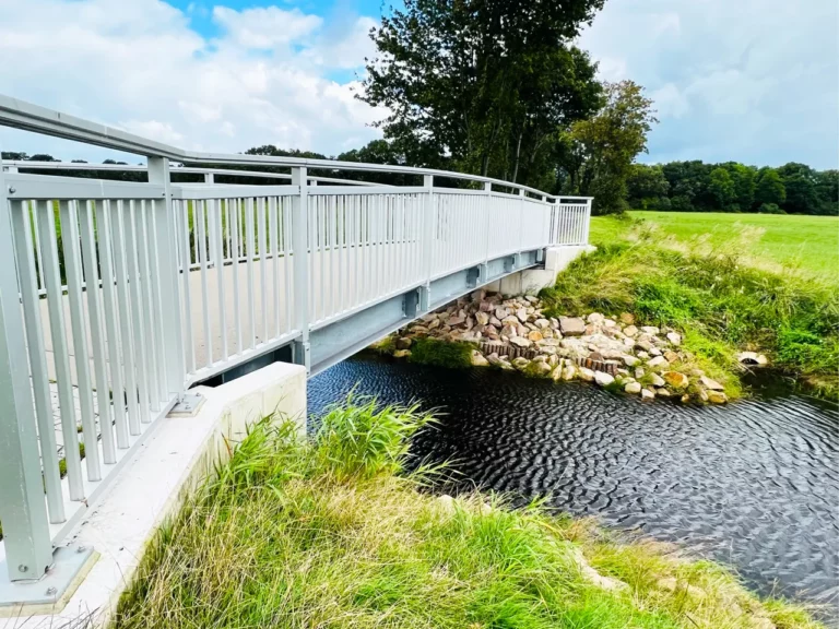 Geh- und Radwegbrücke Rhauderfehn 02